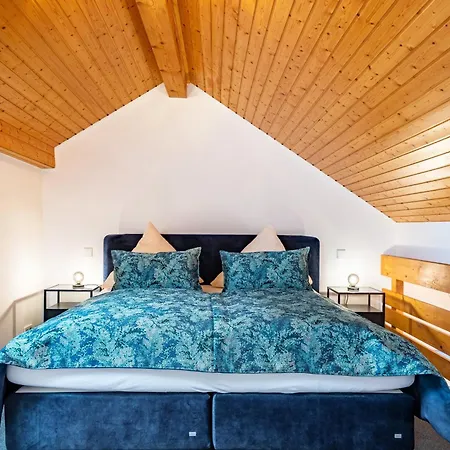 Jani * تيتيسي نيوستادت